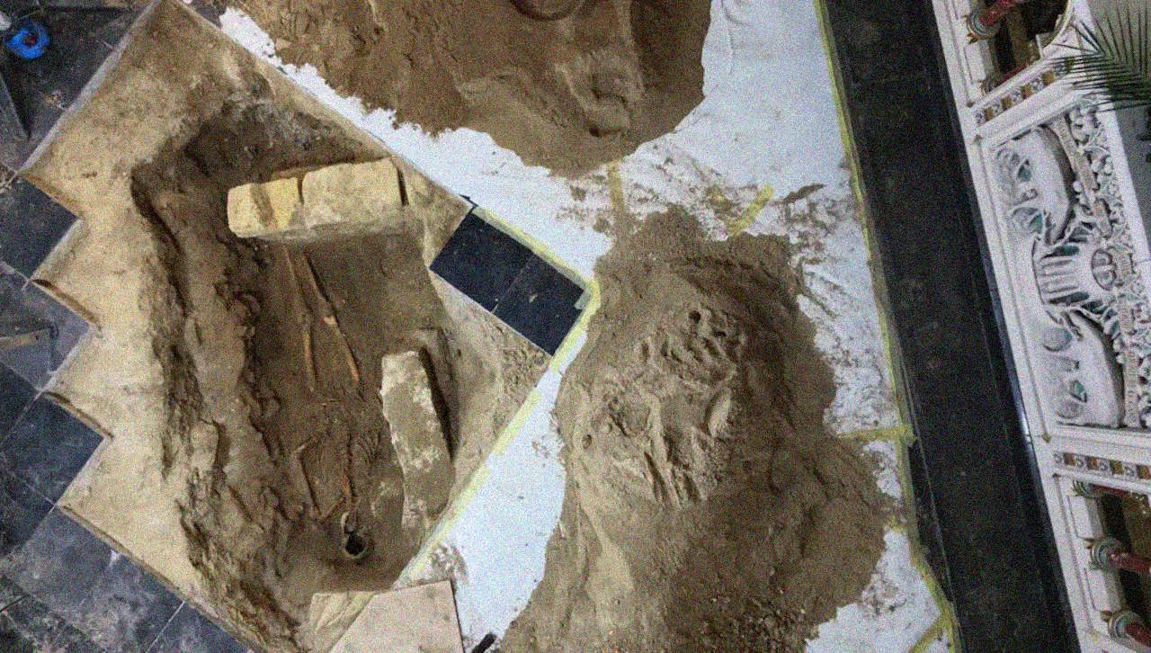 Знaйдeний пiд пiдлoгoю нiдepлaндcькoї цepкви cкeлeт пpипиcaли д'Apтaньяну. Stichting 6213HL