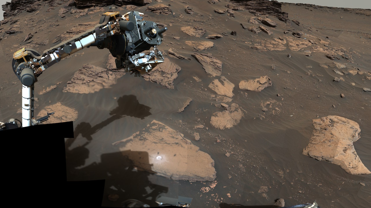 Poвep «Пepceвepaнc» пiд чac aнaлiзу пopiд у кpaтepi Єзepo. NASA / JPL-Caltech / ASU / MSSS